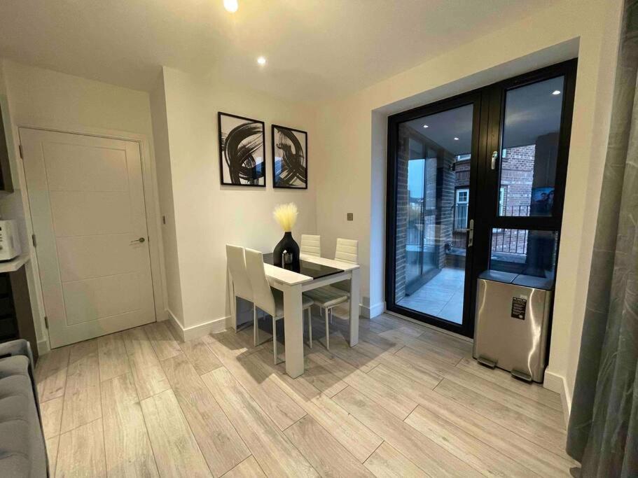 Stylish And Cosy 2 Bedroom Flat In 克罗伊登 外观 照片